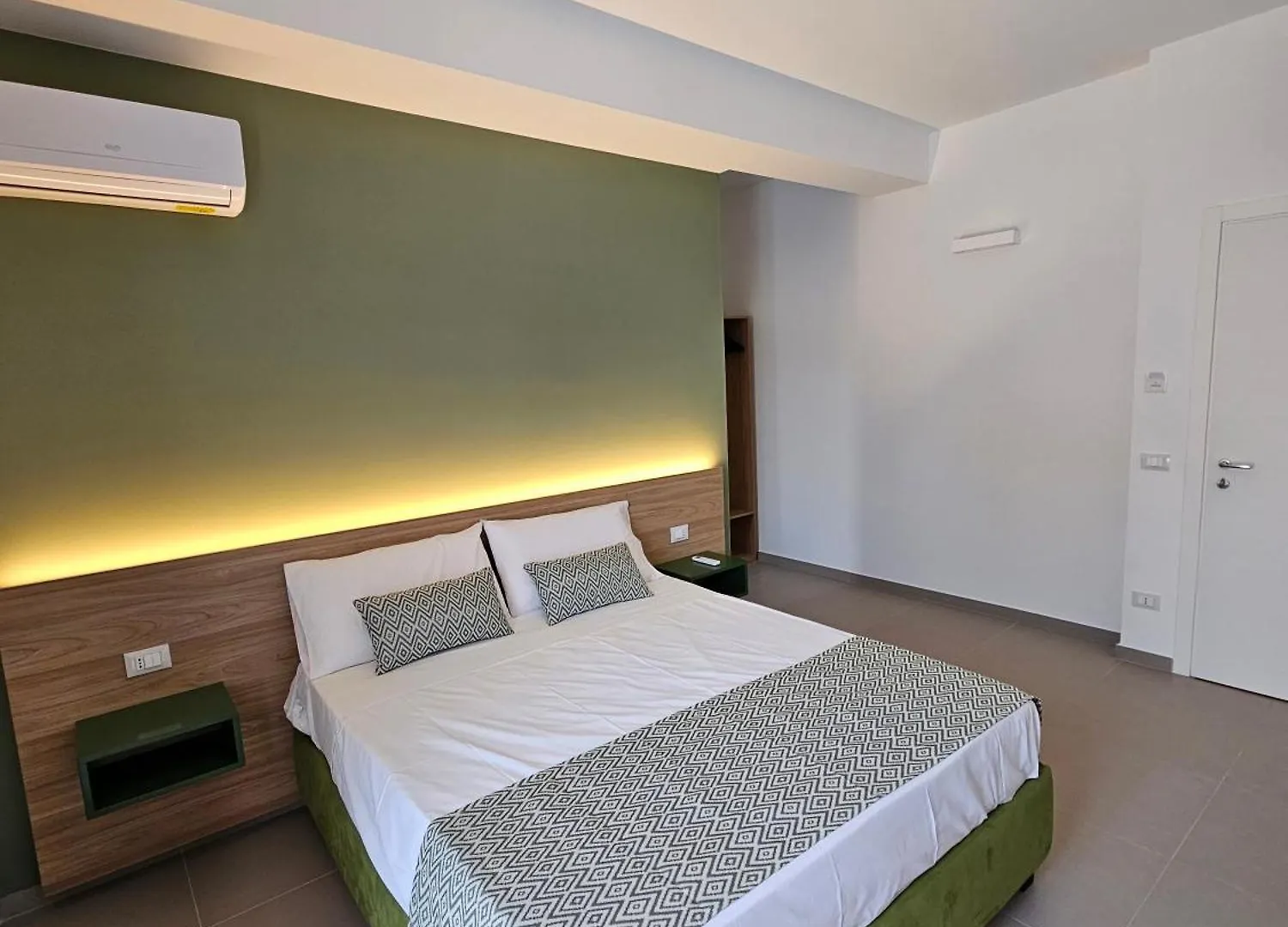 Bed & Breakfast Tevergad Suites & Rooms Terrasini Italien
