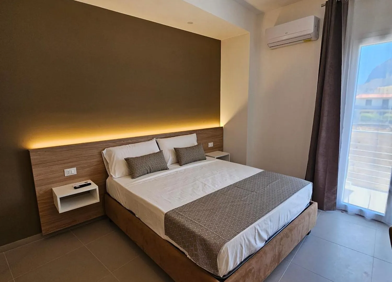 Bed & Breakfast Tevergad Suites & Rooms Terrasini Italien