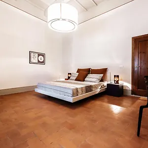 residenza-cavour.it-tuscanyhotel.com/
