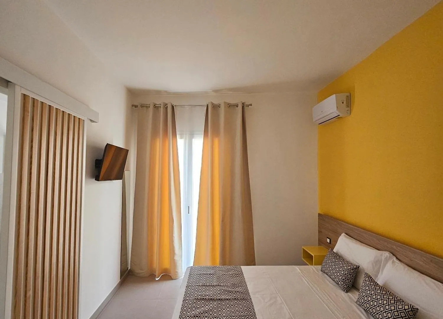 Tevergad Suites & Rooms Terrasini 0*,